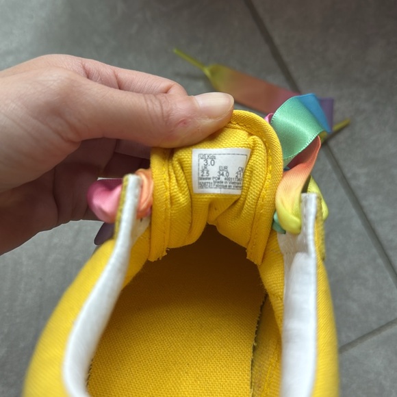 Vans | Yellow Old Skool Sneakers with Playful Rainbow Laces Size 3 - Picture 4 of 6